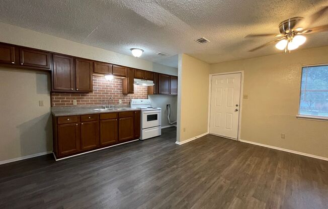 COMING SOON! 2 BEDROOM 1 BATH DUPLEX IN HISTORICAL FAIRMOUNT DISTRICT