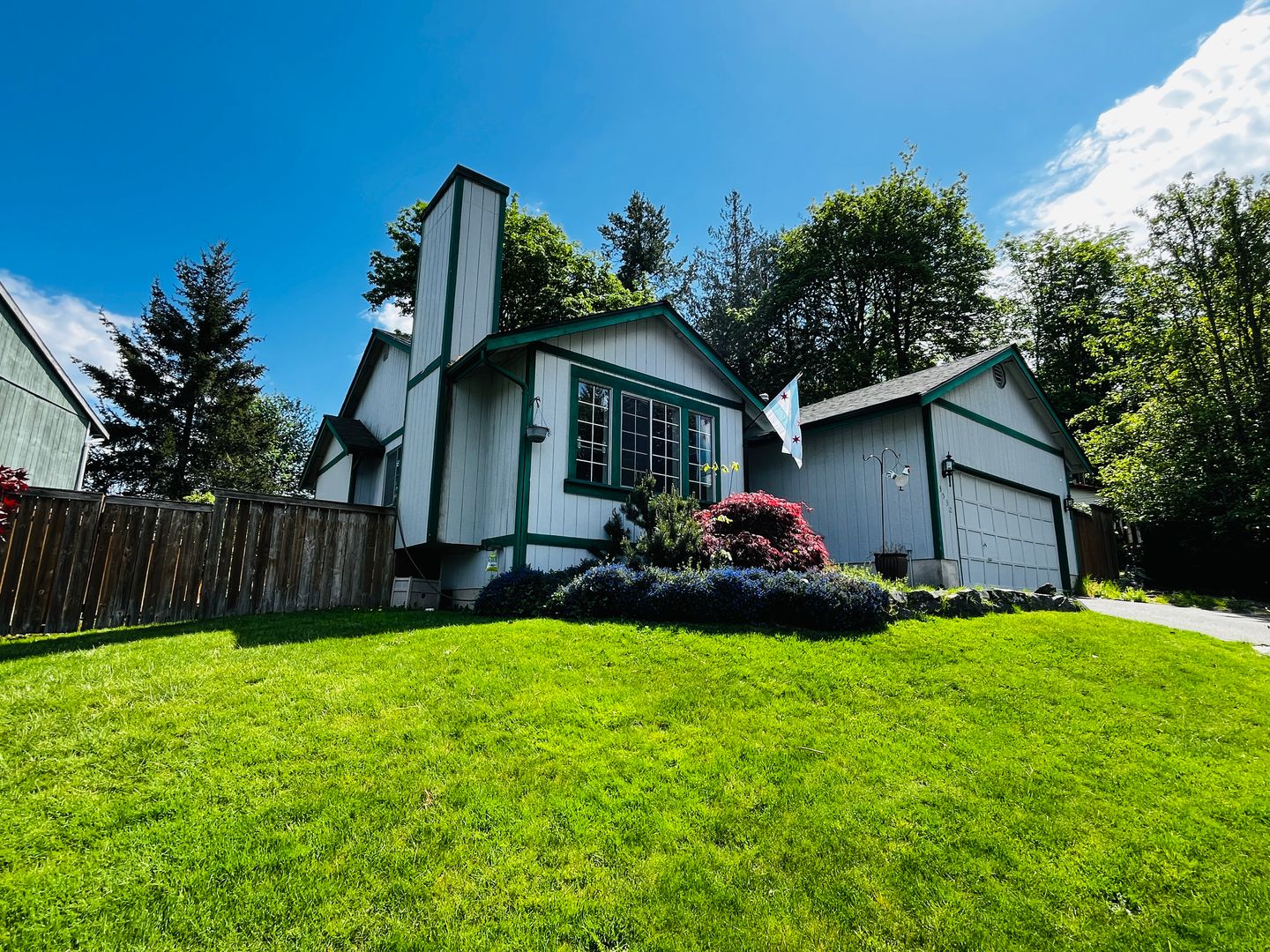 Pet Friendly Home Close to Everything