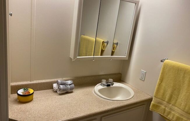 1 bed, 1 bath, 576 sqft, $2,399, Unit 60B