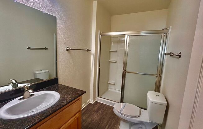 2 beds, 2 baths, 880 sqft, $2,705, Unit H-14