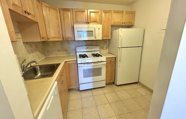 1 bed, 1 bath, 705 sqft, $2,900, Unit 217