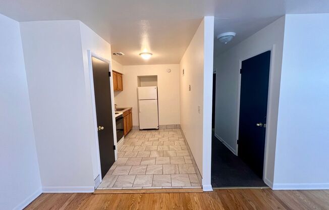 Packard Ave 2-Bedroom Apartment w/ Two Parking Spots