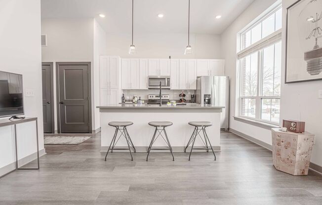 1 bed, 1 bath, 725 sqft, $1,610, Unit A111