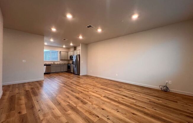 Woodland Townhome Just Minutes from i5