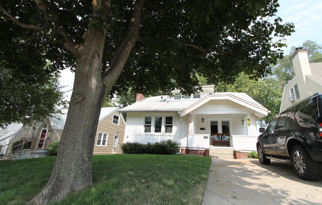 3 beds, 2 baths, $1,825