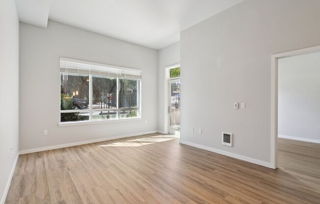 1 bed, 1 bath, 698 sqft, $2,095, Unit B247