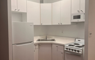 Studio, 1 bath, $3,060, Unit 3G