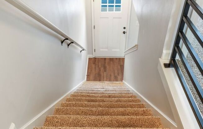 2 beds, 1.5 baths, 1,050 sqft, $1,300, Unit Memorial Drive - E
