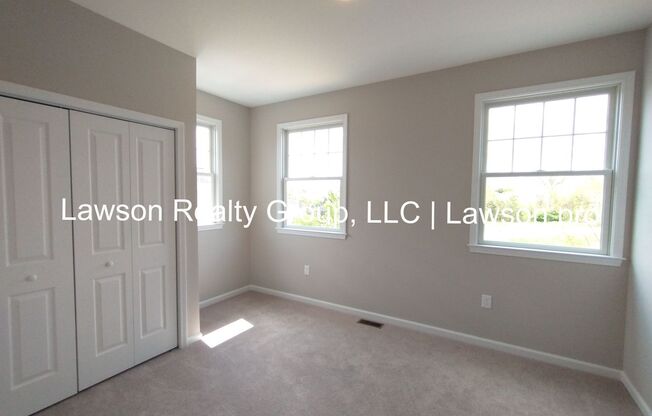 3 beds, 2.5 baths, $2,395