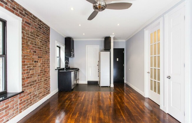 3 beds, 1 bath, $6,295, Unit 12