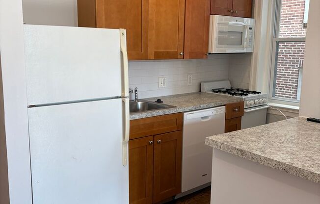 1 bed, 1 bath, 670 sqft, $1,295, Unit 210