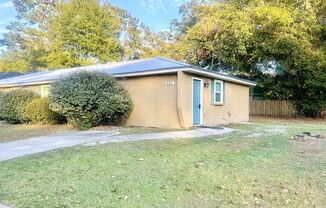 2Bed/ 1 Bath Apartment Available NOW in Jacksonville!