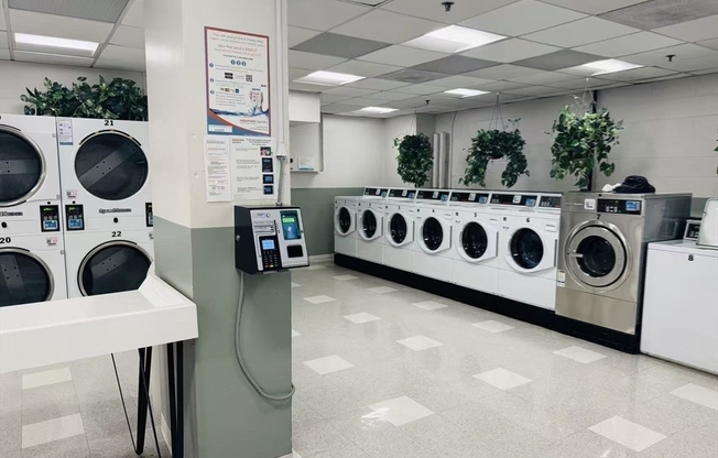 1 bed, 1 bath, 988 sqft, $3,300, Unit 4J