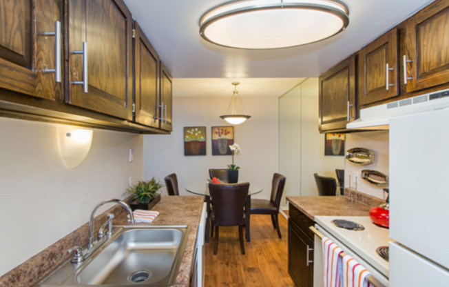 1 bed, 1 bath, 744 sqft, $1,005, Unit 3040-106