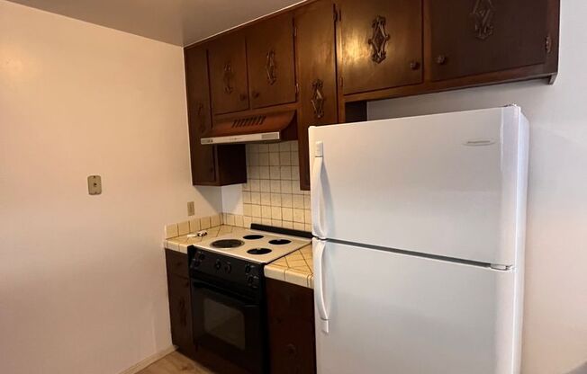 2 beds, 1 bath, 988 sqft, $1,895