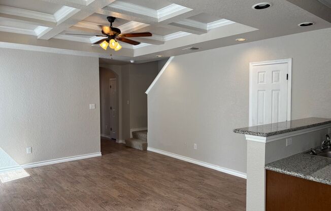 Beautifully Renovated Town-home - Near Medical Center