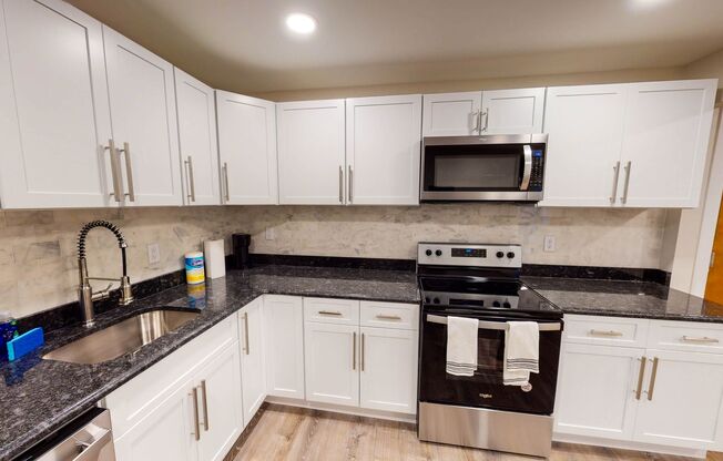 2 beds, 1 bath, 759 sqft, $2,150, Unit 203