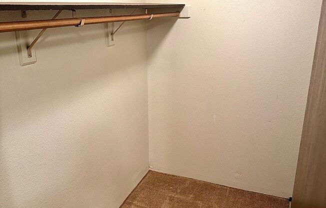 1 bed, 1 bath, 730 sqft, $1,300, Unit 7529-04