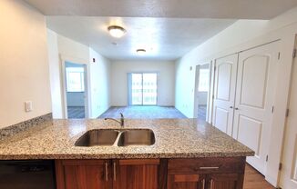 2 beds, 2 baths, 1,004 sqft, $1,550, Unit 437