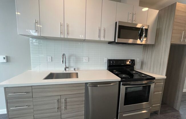 2 beds, 1 bath, 586 sqft, $2,240, Unit 308