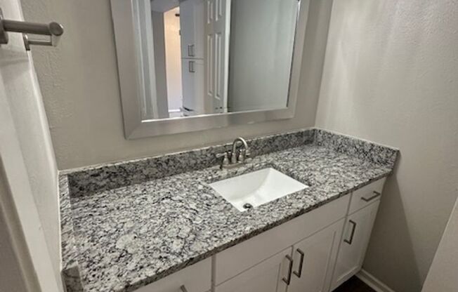 1 bed, 1 bath, 692 sqft, $1,135, Unit 20
