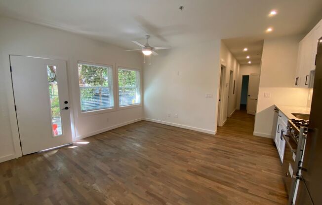 2 beds, 1 bath, 630 sqft, $2,145, Unit 011