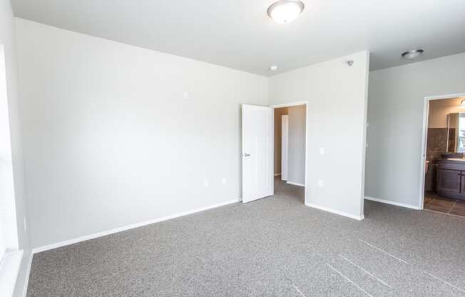 Irving Center Apartments