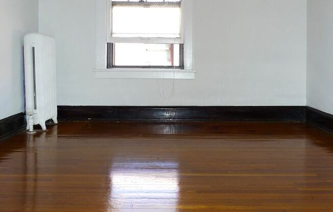 1 bed, 1 bath, 410 sqft, $955, Unit 7 - 36