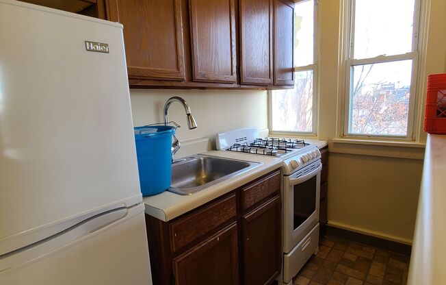 1 bed, 1 bath, 1 sqft, $950, Unit ACA - 502