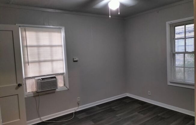 2 beds, 1 bath, $899