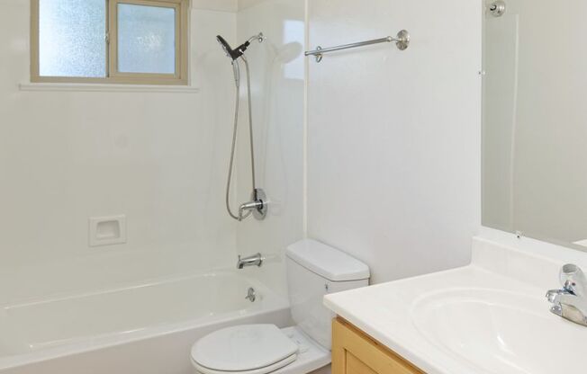 1 bed, 1 bath, 650 sqft, $2,020, Unit 23