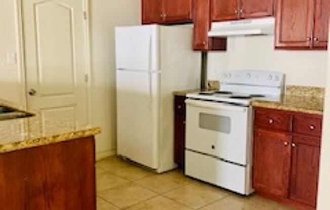 2 beds, 2 baths, 1,005 sqft, $1,215, Unit Canteras Real 40