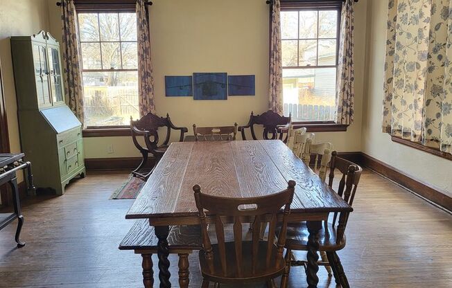 4 beds, 2.5 baths, $1,900