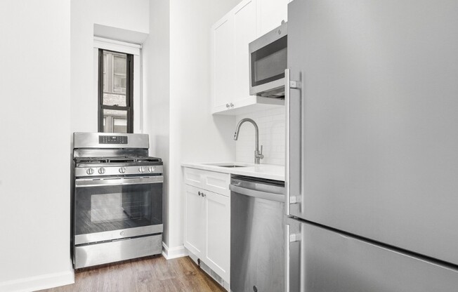 1 bed, 1 bath, $5,100, Unit 16B
