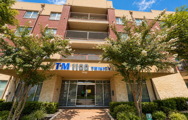 Elegant 2-Bedroom Urban Condo with Pool Views & Resort-Style Amenities-One month free rent the third month