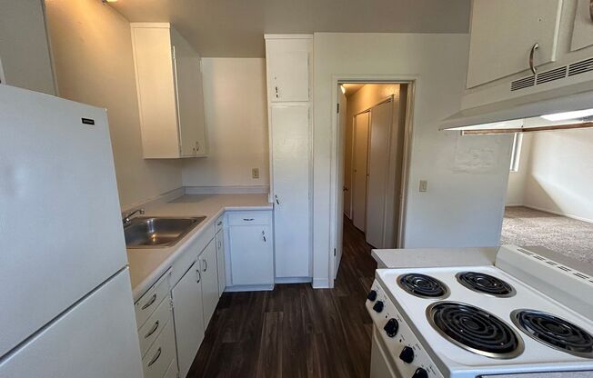 Studio, 1 bath, $1,195, Unit #25