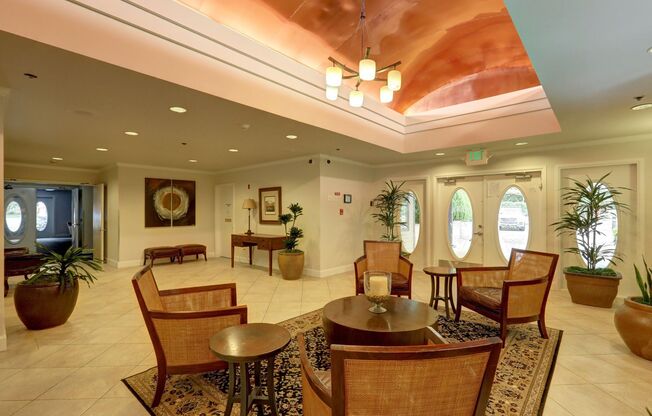 Spacious 1bd, 1ba Condo Available in Perfect Mercer Island Location!