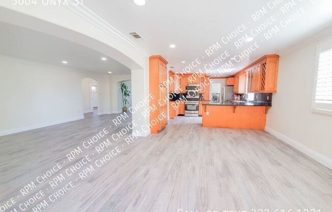 5004 Onyx St