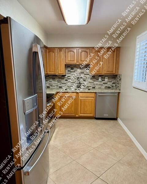 3655 N 5 AVE