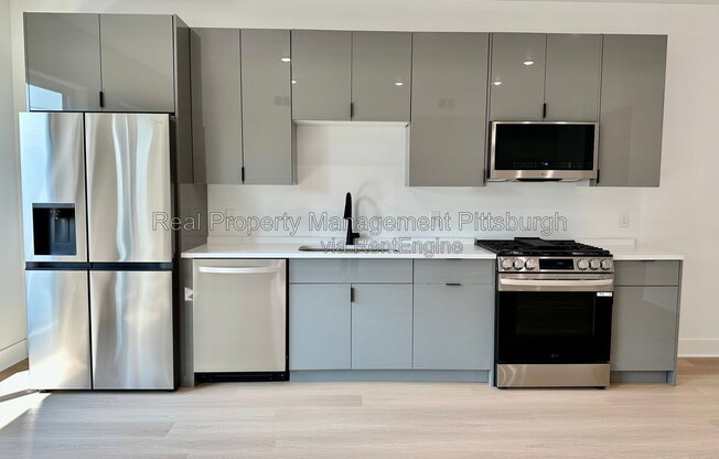 1403 SARAH ST