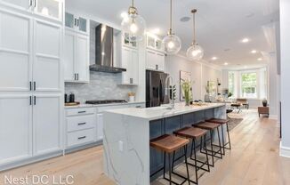 1206 Lamont St NW Unit 1