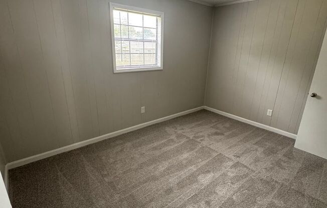 3 beds, 1.5 baths, 1,000 sqft, $1,346, Unit 460-B