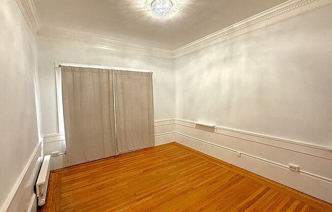 EPIC REA - Fantastic Location - Renovated and Historic Studio on Nob Hill!