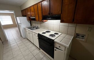 1 bed, 1 bath, $650, Unit Apt: 10