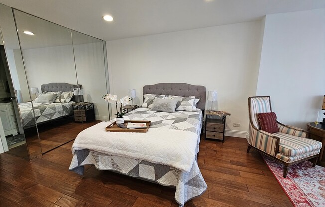 1 bed, 2 baths, 888 sqft, $4,995, Unit 2204