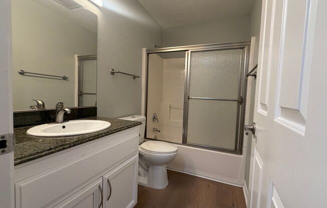 2 beds, 1 bath, 900 sqft, $2,950, Unit 2303