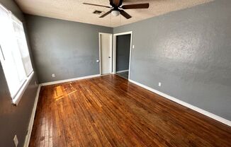 2 beds, 1 bath, $995