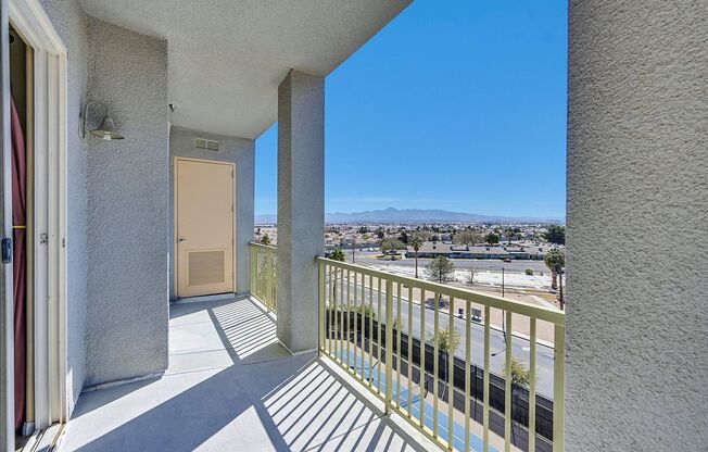 2 beds, 2 baths, $2,095