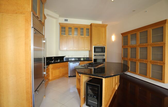 Loft at Waikiki - 2 Bdrm/2 Bath/2 Prkg - $4,500