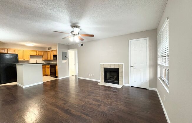 Beautiful 1/1 Condo in Altamonte Springs ~ Gated Lakefront Community!